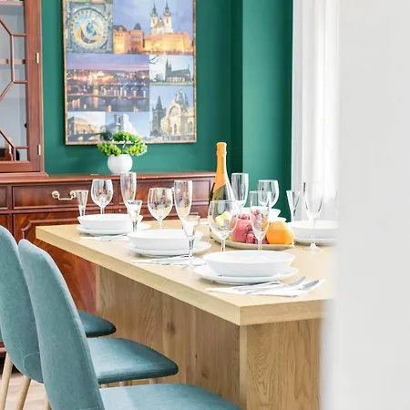 Cozy Two-bedroom Apartment Prague