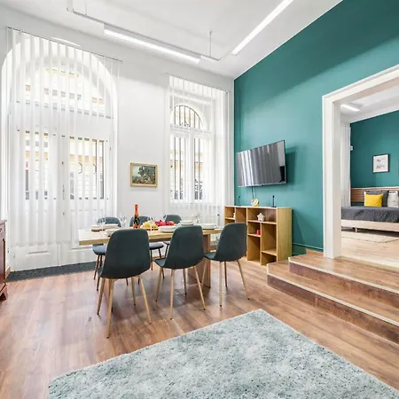 Cozy Two-bedroom