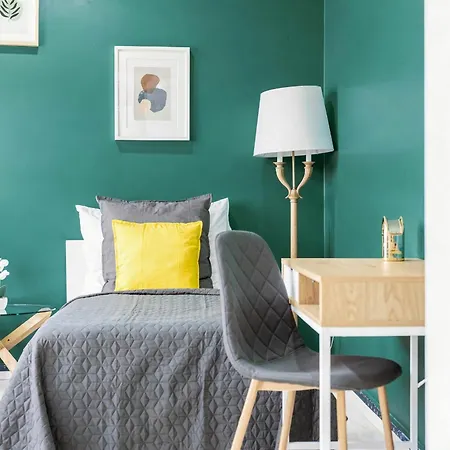 Cozy Two-bedroom Appartement *