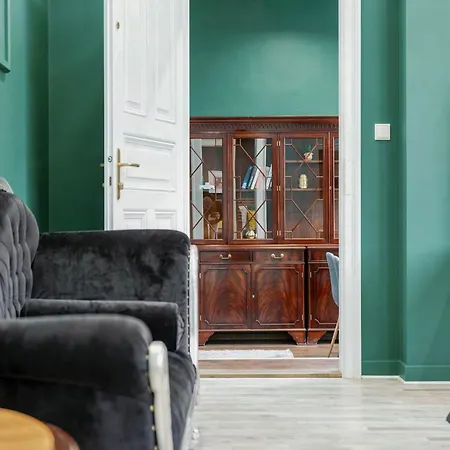 Cozy Two-bedroom *