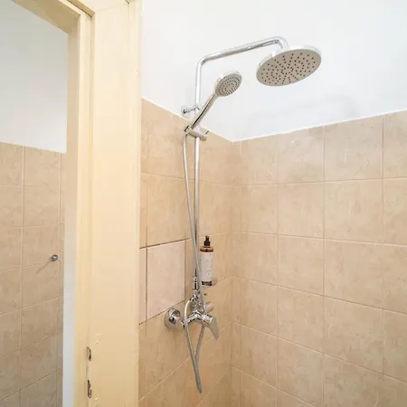 Cozy Two-bedroom Prague