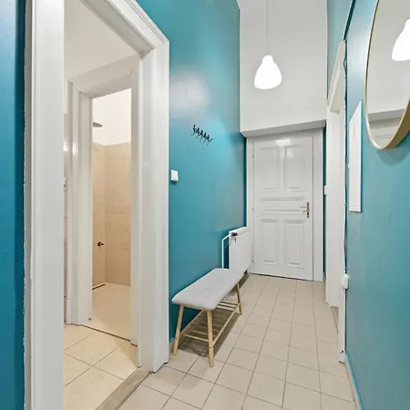 Cozy Two-bedroom Prague