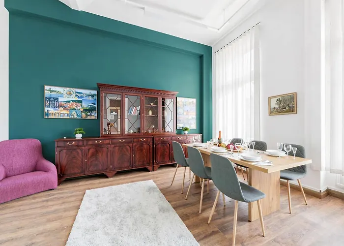 Cozy Two-bedroom Lejlighed *